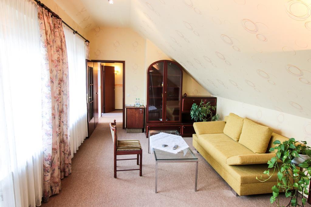 Hotel-Restaurant Lowen Süßen 외부 사진