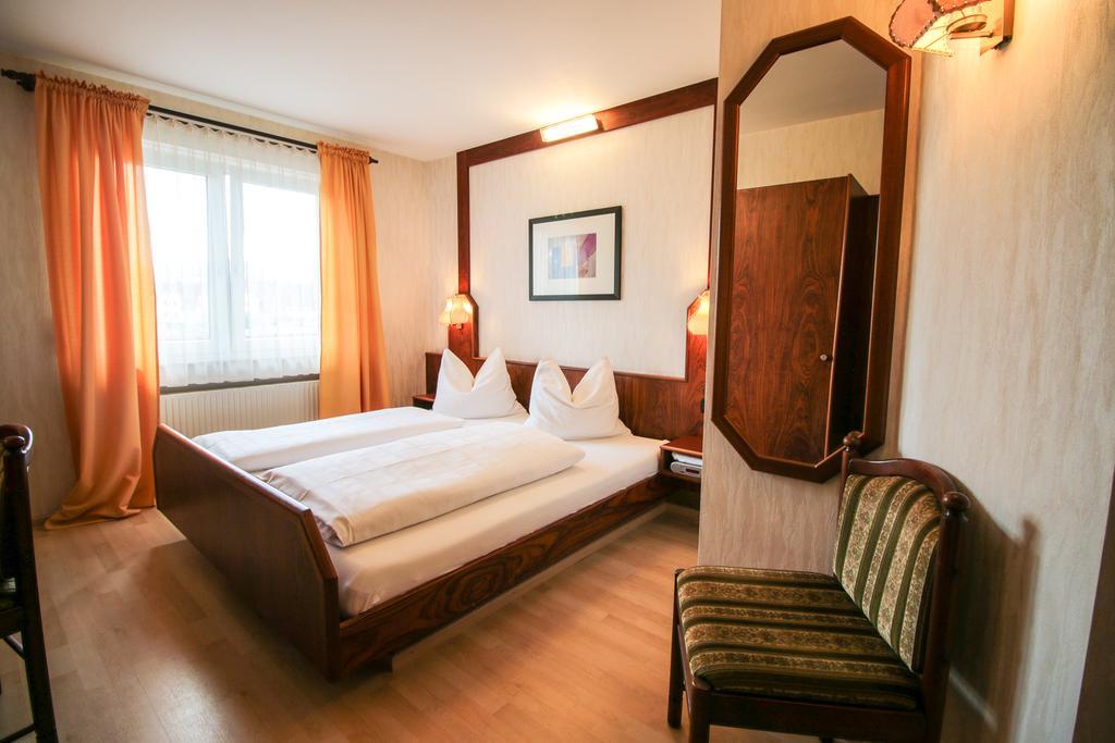 Hotel-Restaurant Lowen Süßen 객실 사진
